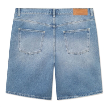 Lækre blå washed garment shorts fra Les Deux