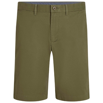 Klassiske chino shorts i grøn fra Tommy Hilfiger.