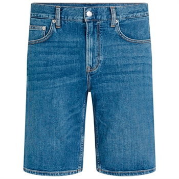 Lækker lys blå denim shorts fra Tommy Hilfiger.
