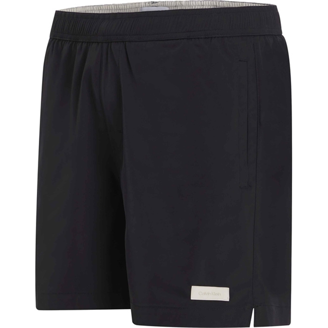 Klassiske sorte badeshorts fra Calvin Klein.