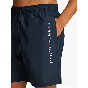 Lækre badeshorts i navy med logo fra Tommy Hilfiger
