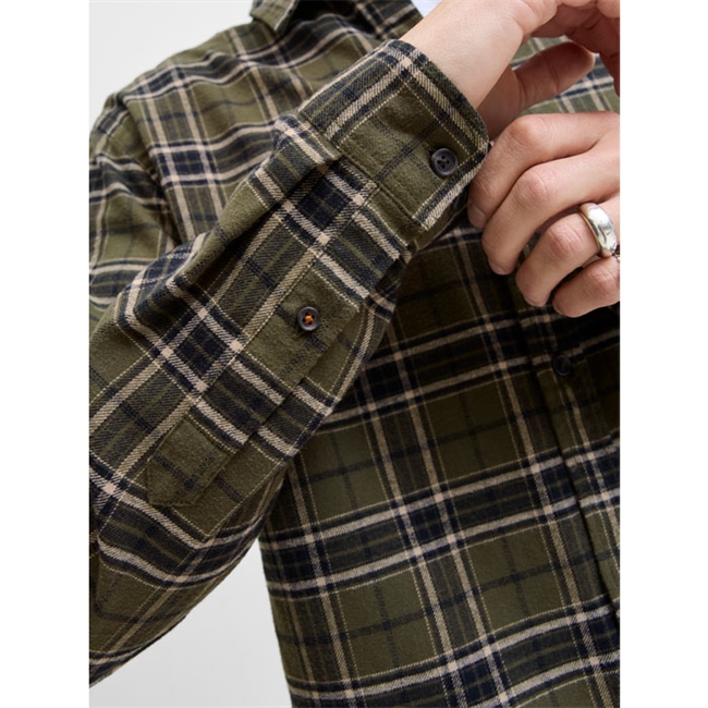 Pæn ternet overshirt i grøn fra Jack & Jones