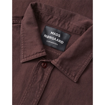 Moderne Mads Nørgaard overshirt i brun med brystlommer