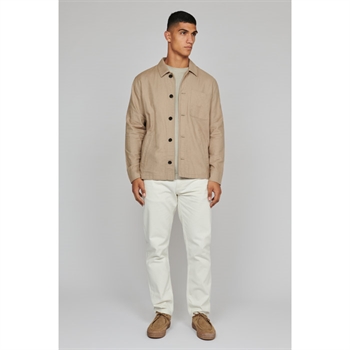 Flot og let overshirt fra Matinique i beige.