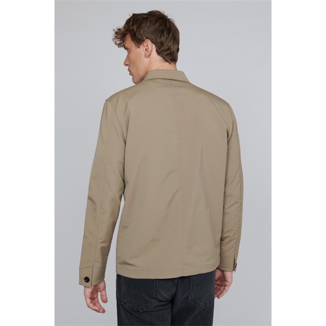 Lækker beige overshirt fra Matinique.