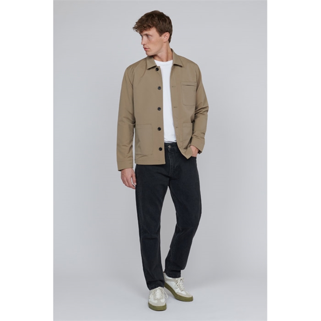 Lækker beige overshirt fra Matinique.