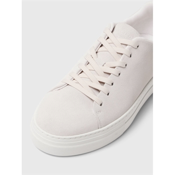 Lækre hvide sneakers med hvid sål fra Selected.