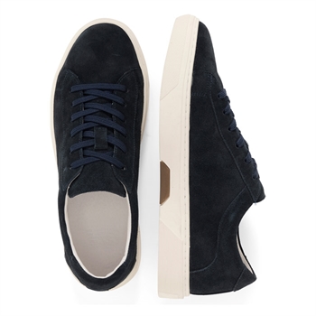 Smarte navy sneakers fra Matinique