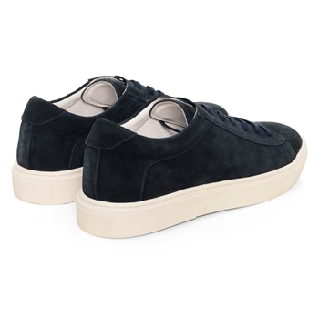 Smarte navy sneakers fra Matinique