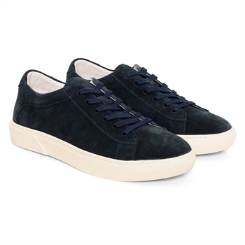 Smarte navy sneakers fra Matinique