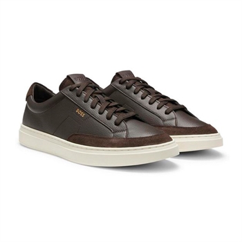 Stilren læder sneaker i brun fra BOSS