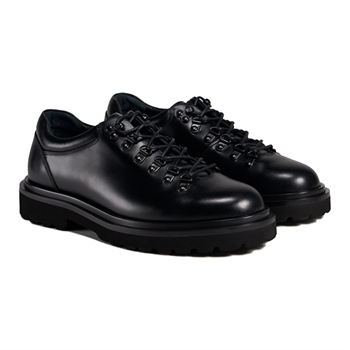 Pæne læder sneakers i sort fra TGA By Ahler