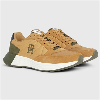 Eksklusiv Suede Tommy Hilfiger Sneaker i Beige med grøn hælkappe og hvid sål.