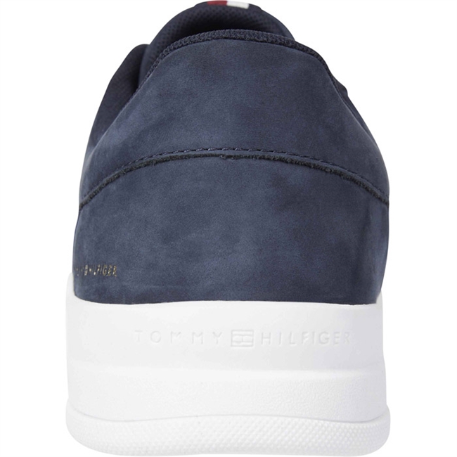 Lækker Nubuck Læder Sneaker i Blå fra Tommy Hilfiger.