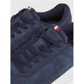 Lækker Nubuck Læder Sneaker i Blå fra Tommy Hilfiger.