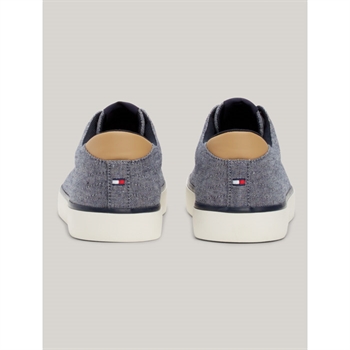 Flot meleret bomulds sneaker med logo detaljer fra Tommy Hilfiger. 