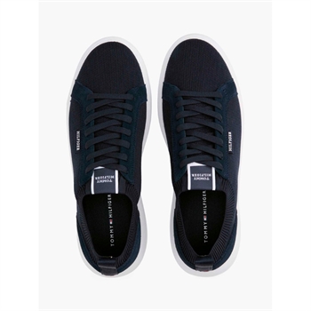 Smart og let blå sneakers fra Tommy Hilfiger.
