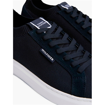 Smart og let blå sneakers fra Tommy Hilfiger.