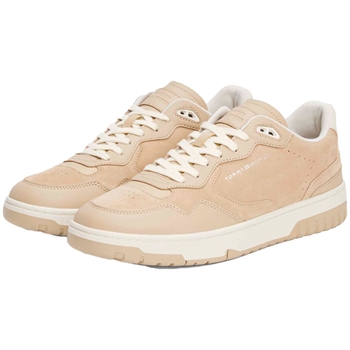 Premium basket sneakers i beige med hvid sål fra Tommy Hilfiger.