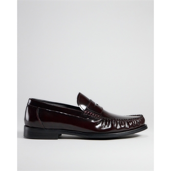 Stilren læder loafer i klassisk bordeaux fra TGA By Ahler