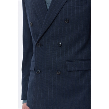 Moderne dobbeltradede blazer i ternet navy fra Matinique