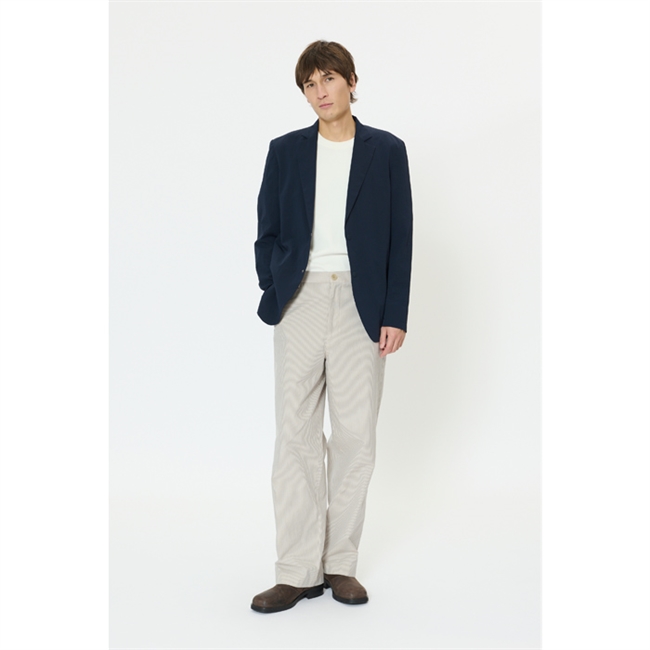 Moderne og stilren blazer i navy fra Matinique