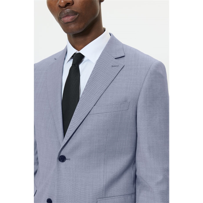 Moderne og stilren blazer i lyseblå fra Matinique