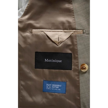 Moderne og stilren blazer i beige fra Matinique
