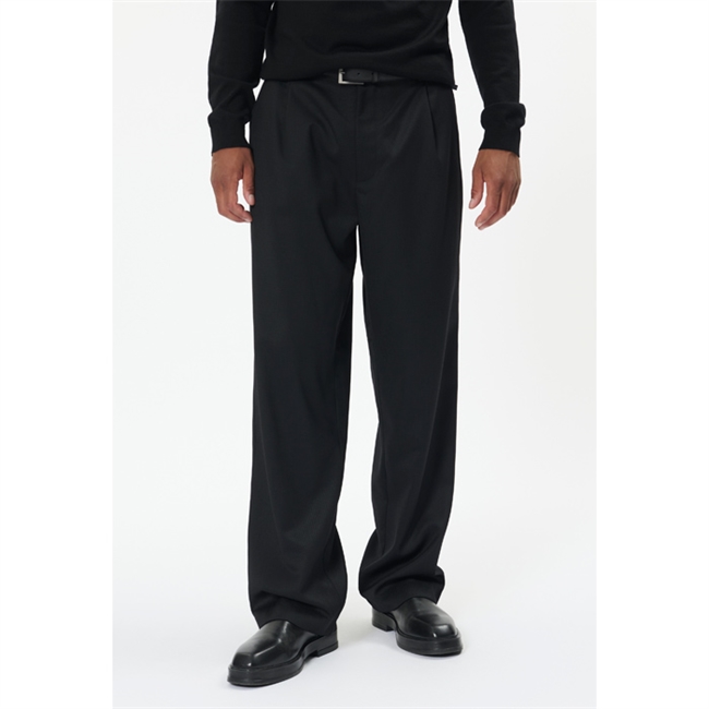 Smarte pleat bukser i sort fra Matinique