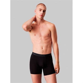 Klassisk 3-Pak boxerbrief fra Calvin Klein i sorte og blå farver.