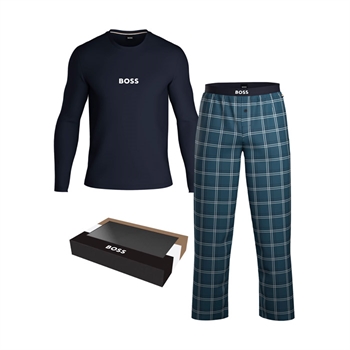 Lækker pyjamas med mørkeblå langærmet t-shirt og blå ternede bukser fra BOSS.