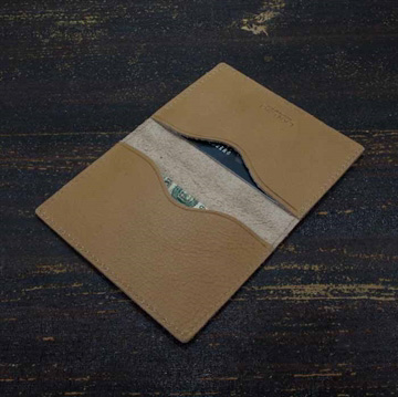 stilren kortholder i ægte læder